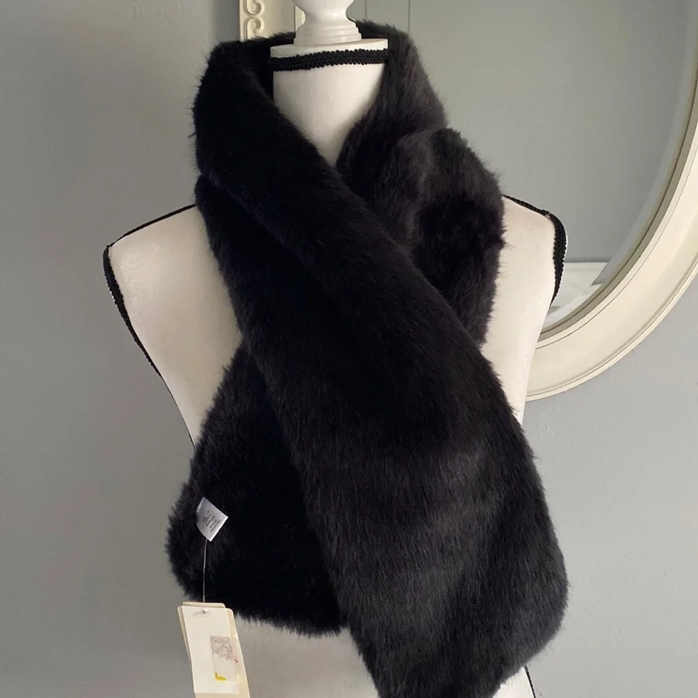 GB Girls Fur Scarf
